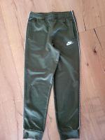 Original NIKE Trainingshose Jogginghose XL 158-170 grün Bayern - Großostheim Vorschau