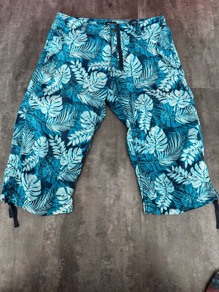 H & M Hose kurz 3/4 Herren Gr 32 Hawaii Sommer wie neu in Künzing