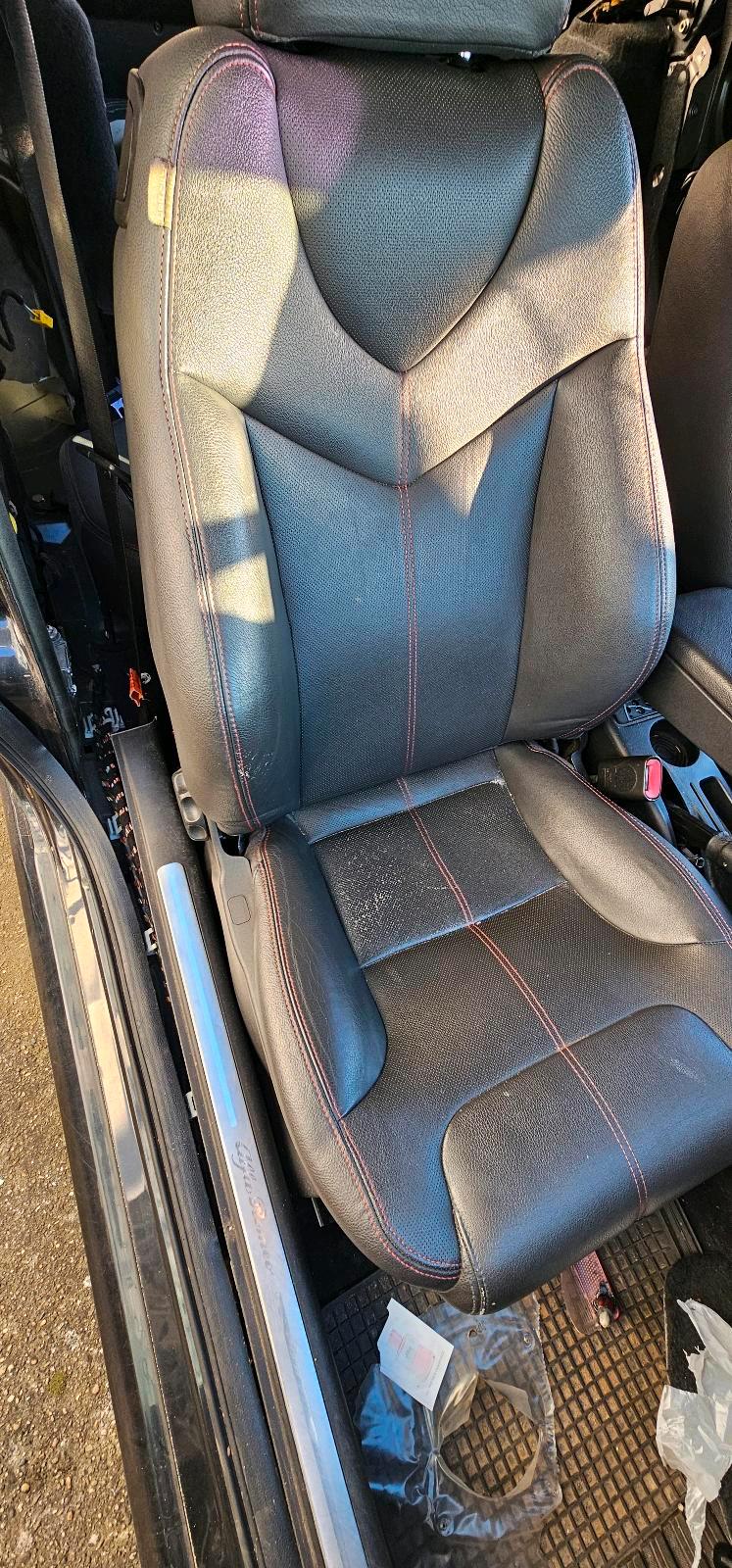 Abbildung des Autos Alfa Romeo GT QV Ausstat…