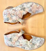 Think Aida Leder-Schuhe mit floralem Muster Bayern - Vilgertshofen Vorschau