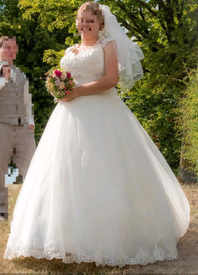 Hochzeitskleid Brautkleid in Dittelbrunn