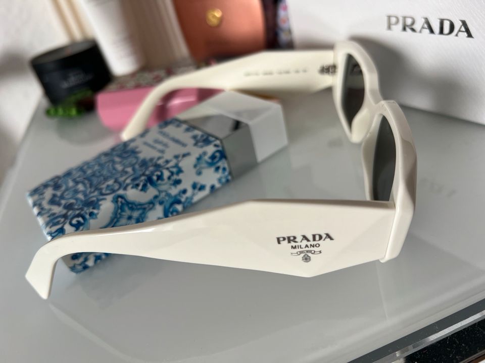 Prada Sonnenbrille PR 17WS 1425S0 in Karlsruhe