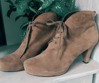 Tamaris Pumps Stiefelette High Heels Leder 41 hellbraun taupe Niedersachsen - Wolfenbüttel Vorschau