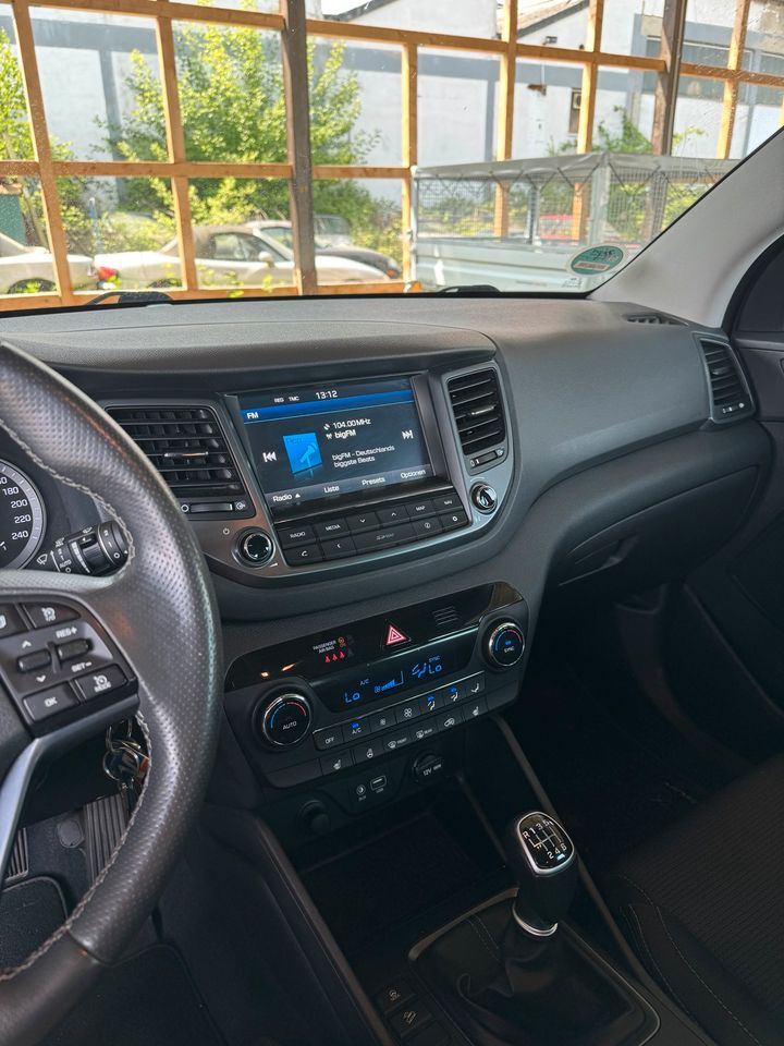 Hyundai Tucson schwarz 176 Ps 2018 in Kruft