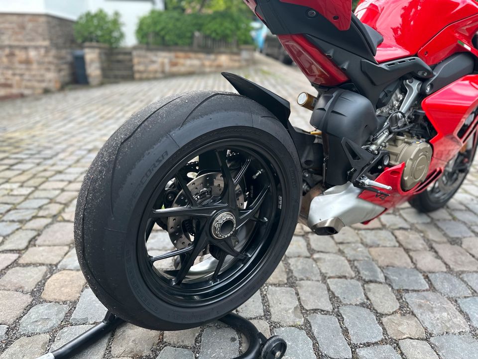 Ducati Panigale V4 *2023*1.Hd*Um- und Unfallfrei*Garantie* in Essen