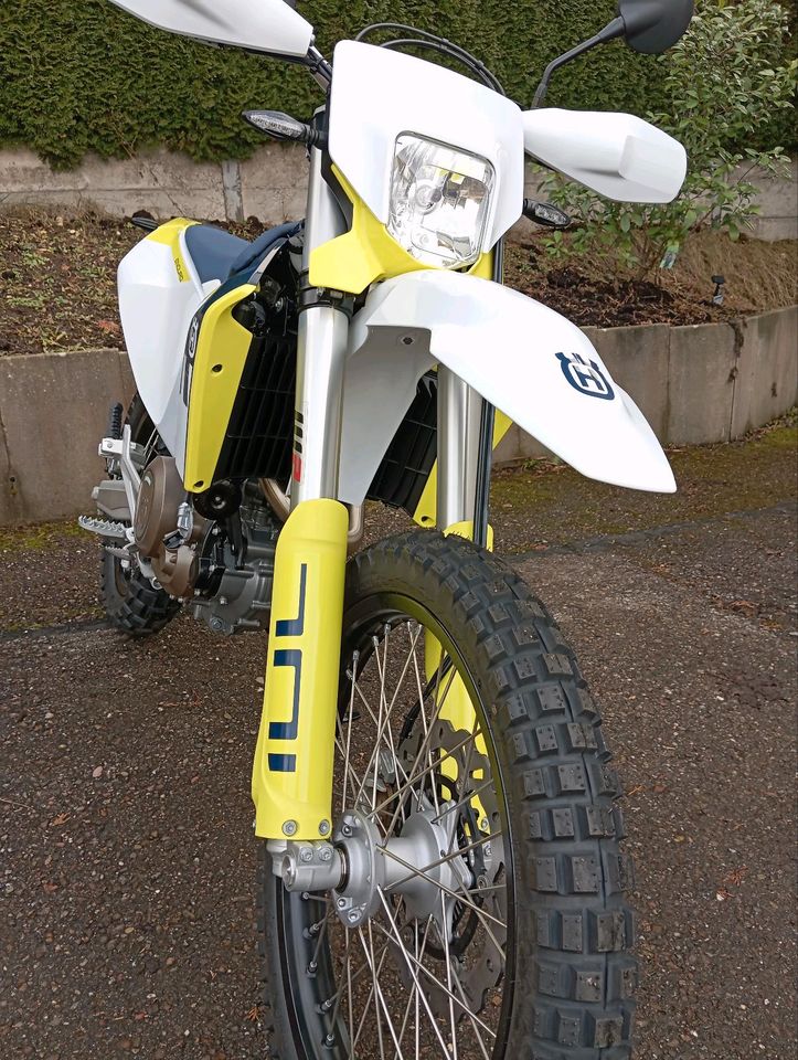 Husqvarna 701 Enduro in Wilburgstetten