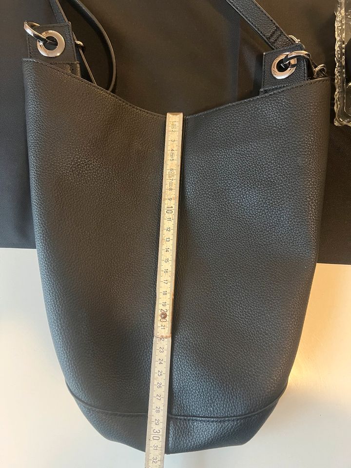 Esprit Handtasche Umhängetasche schwarz in Frankenberg (Eder)