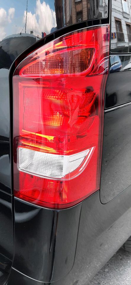 Org.Mercedes Benz W447 Vito V Klasse Rücklicht rechts Rückleuchte in Essen