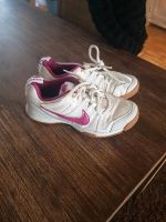 Nike Schuhe Sneaker Gr. 37,5 Niedersachsen - Bad Bevensen Vorschau