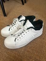 Kennel & Schmenger Sneaker weiß mit Nieten Gr. 40 Baden-Württemberg - Berglen Vorschau