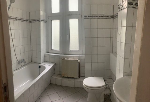 Ruhige 1-Zimmer-Wohnung mit Balkon Nähe S-Bhf Wollankstr. in Berlin
