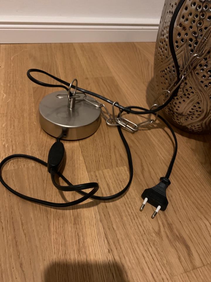 Lampe Leuchte Metall Blumen Silber Orientalisch Schirm Design in Rodgau