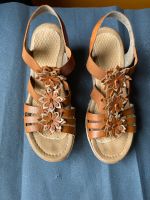 Rieker 39 Leder Keilabsatz Sandalen Sandaletten Blumen Friedrichshain-Kreuzberg - Kreuzberg Vorschau