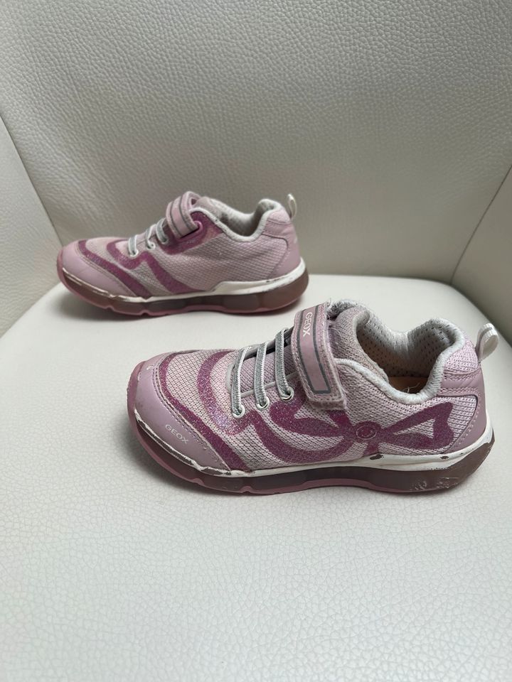 Geox Gr. 29 Blinkies Schuhe pink Sportschuhe Sneaker in München