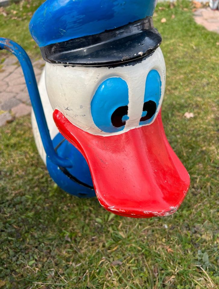 Karussell Figur Donald Duck in Niederbergkirchen