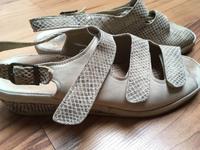 Orthopädische Sandalen  Rohde Gr 39/40 Nordrhein-Westfalen - Kaarst Vorschau