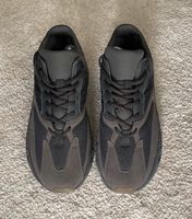 Adidas Yeezy 700 V1 Größe 44 Hessen - Gießen Vorschau