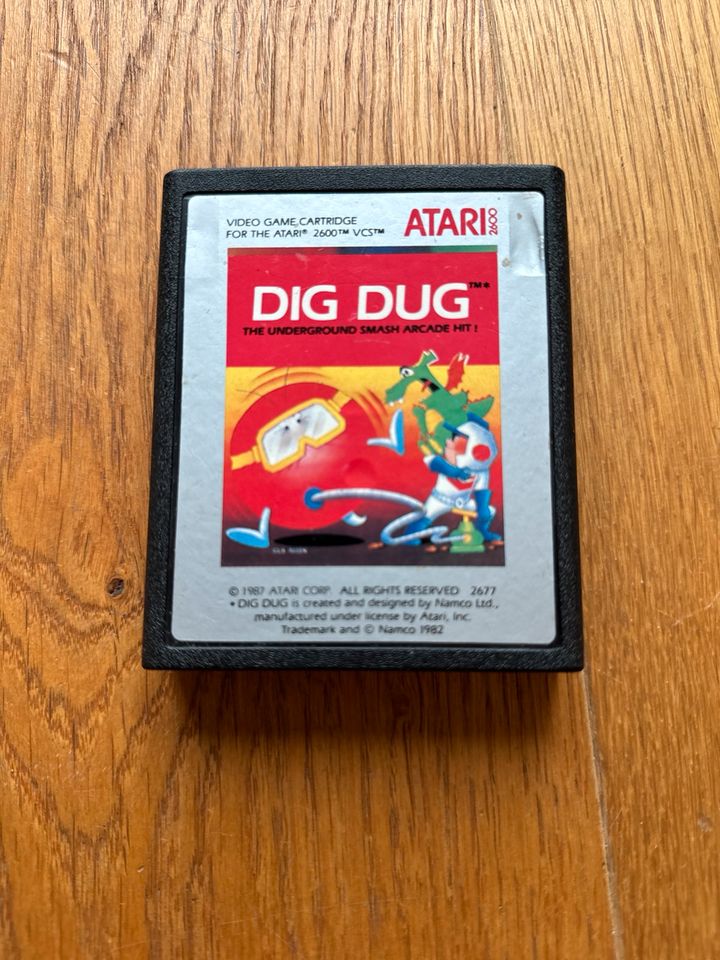 Atari 2600 Spiel Dig Dug in Leverkusen