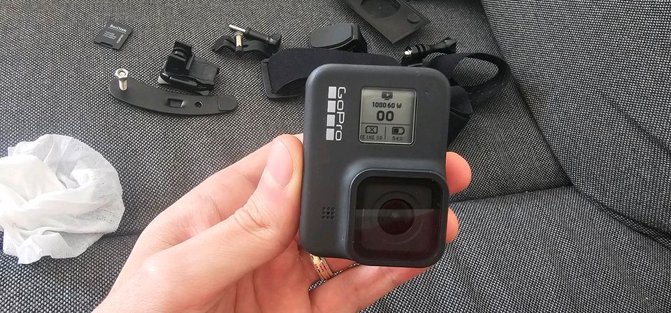 GoPro HERO 8 Kamera mit Ersatzakku und Kopfgurt in Dortmund