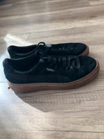 Schwarze Sneaker Puma Suede 41 Leipzig - Altlindenau Vorschau