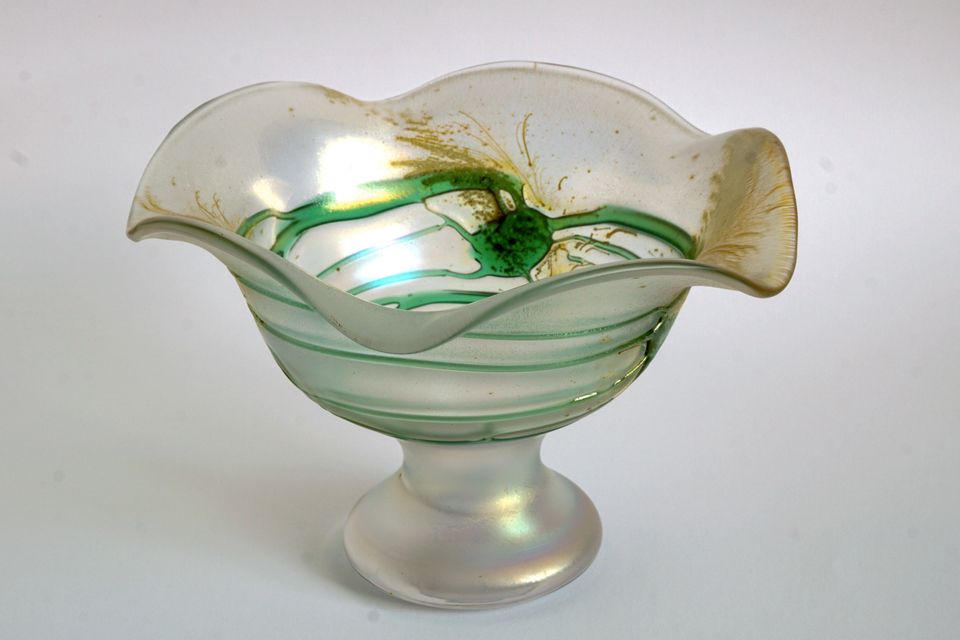Glasschale Poschinger Schale Glaskunst irisierend grün in Hannover