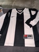 Nike Langarm Shirt Sport Größe  116 - 128 Niedersachsen - Cremlingen Vorschau