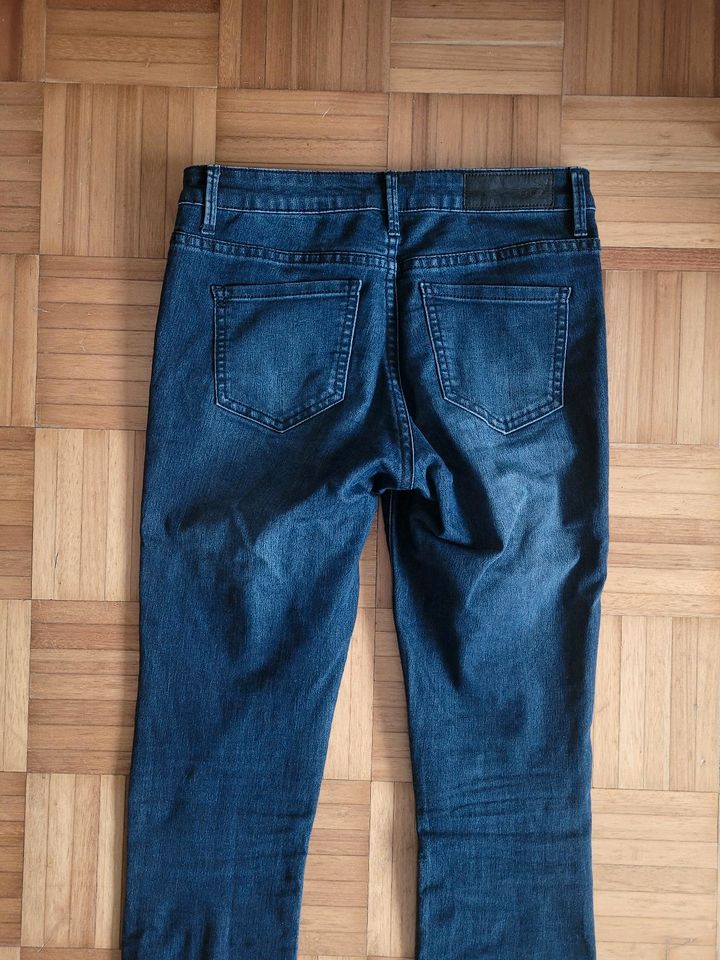 Jeans von edc by Esprit, mittelblau blau, Weite 27 in Düsseldorf