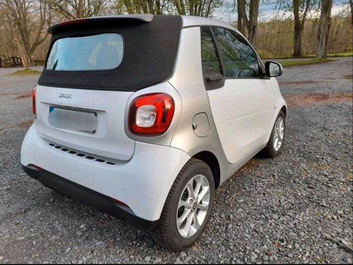 Smart ForTwo 453 Cabrio, 71 PS, Passion, sehr gepflegt in Herschbach