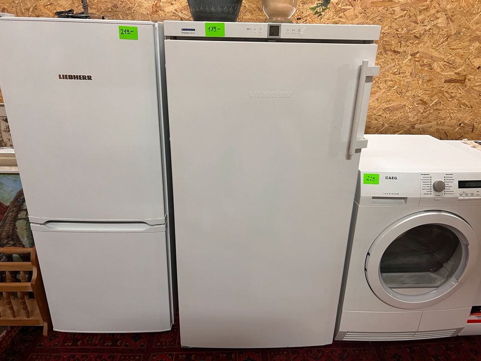 Waschmaschine Wäschetrockner Kühlschrank Gefrierschrank Toplader in Fürth