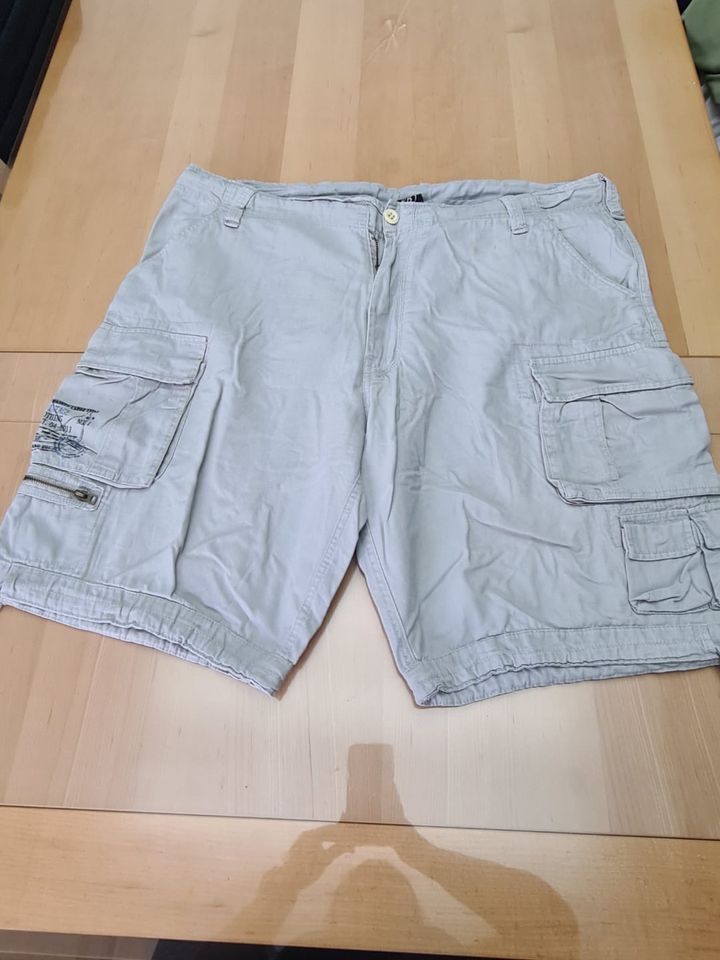 Bandit Shorts beige Größe 5XL guter Zustand in Mannheim