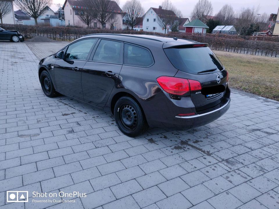 Opel Astra Sports Tourer 1,4L Eco Flex in Ebenweiler