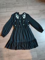 Kleid mit Blumenstickerei Größe 42 Rheinland-Pfalz - Filsen Vorschau