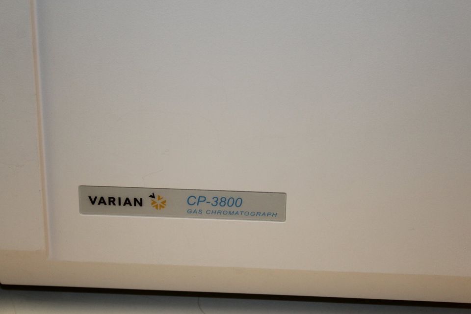 Varian CP-3800 Gas Chronograph +Varian CP-8400 Autosampler 44/128 in Borchen