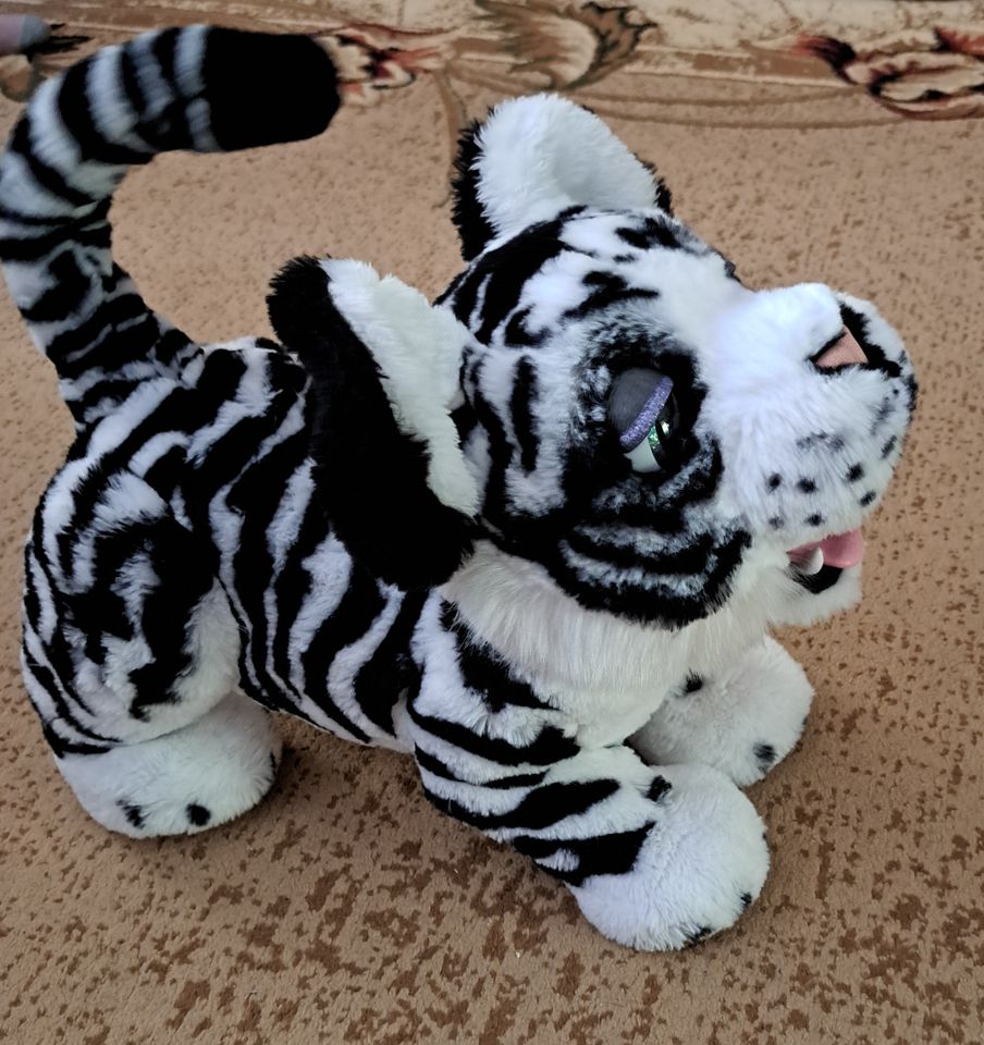 Hasbro FurReal Ivory weisse Tigerdame in Neustadt
