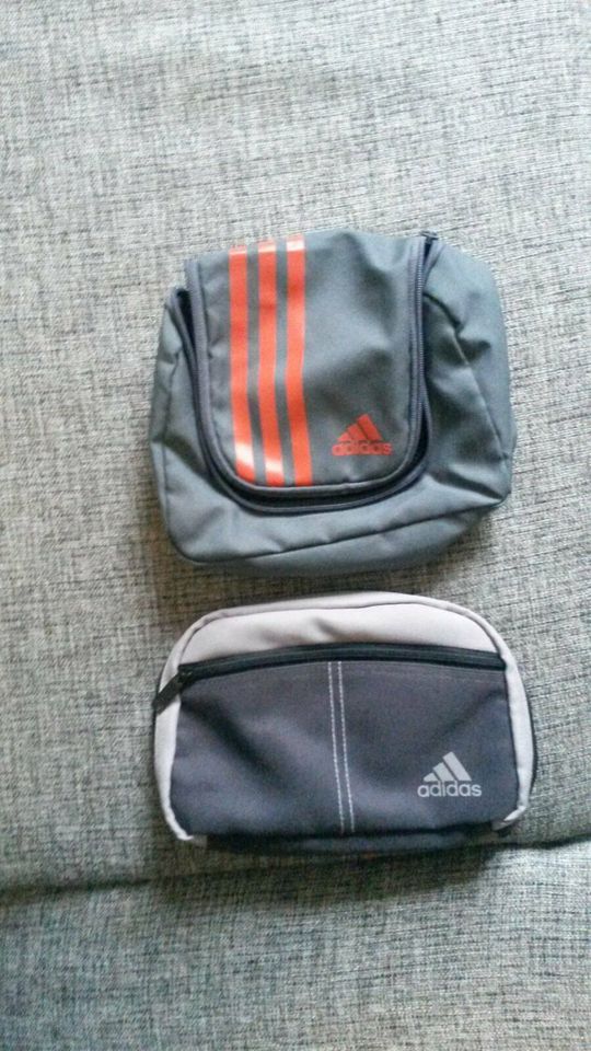 Adidas Kulturbeutel Waschbeutel Beutel Reisebeutel Travel Kit in Frankfurt  am Main - Innenstadt | eBay Kleinanzeigen ist jetzt Kleinanzeigen