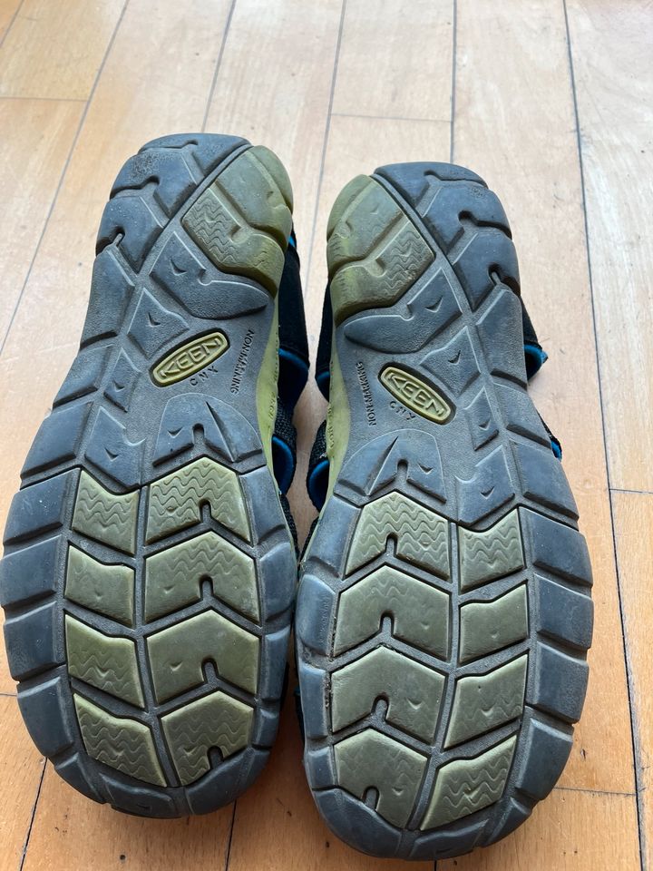 Keen Sandalen Gr 38 in Berlin