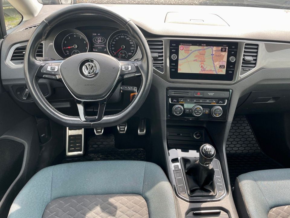 Volkswagen Golf Sportsvan VII IQ.DRIVE Navi Kamera ACC PDC in Bergheim