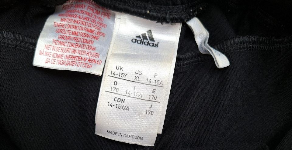 Adidas Shorts, kurze Hose, Gr. 170, Gr. S, schwarz in Aßling