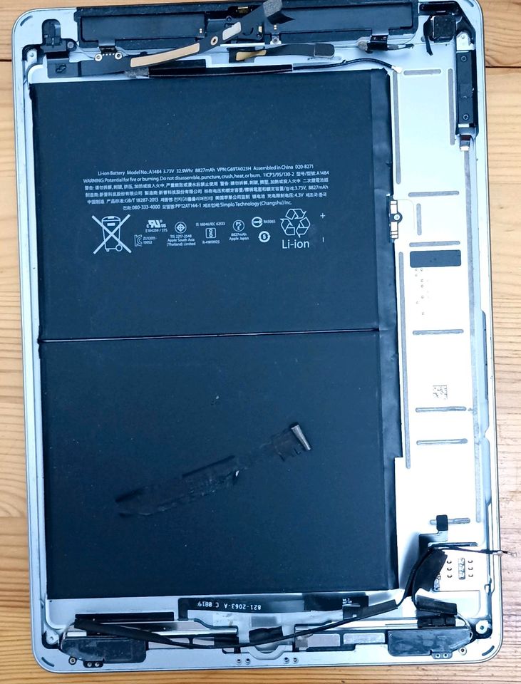 Apple iPad A1954 Gehäuse + 8827mAh Akku - Defekt in Nürnberg (Mittelfr)