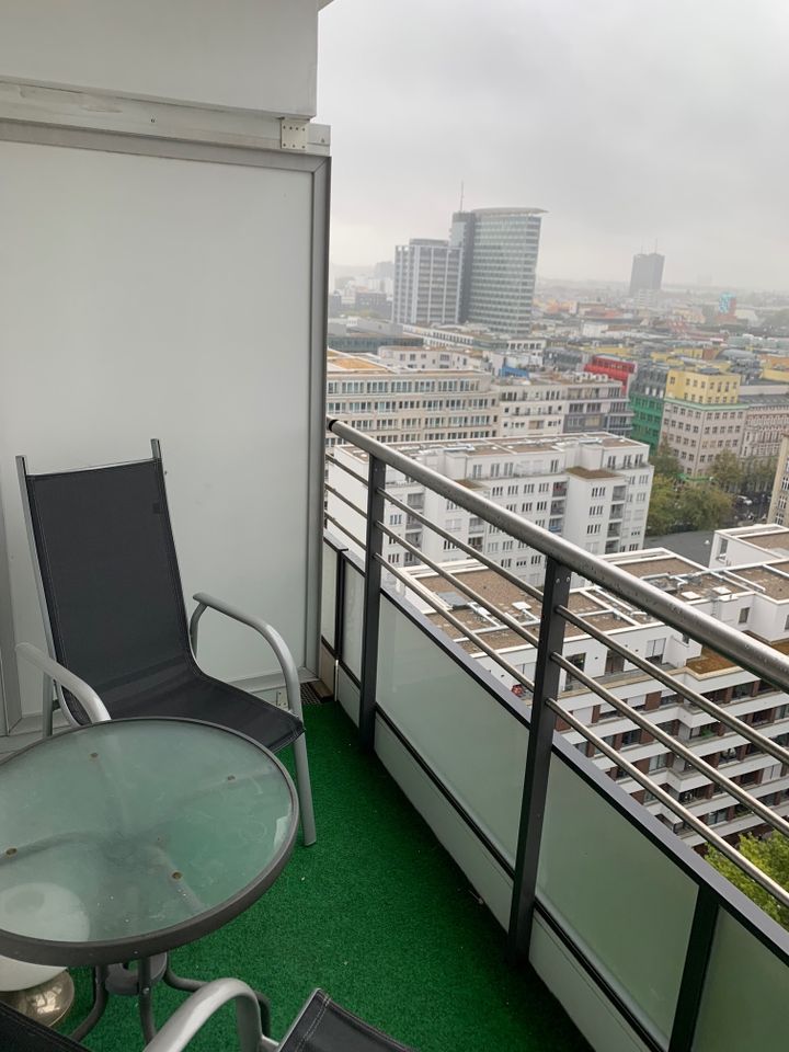Voll-Möblierte 2-Zimmer-Wohnung mit Balkon und EBK in Mitte! in Berlin