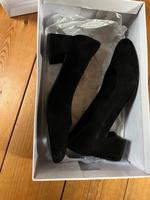 Pumps wie neu Hohe Schuhe Business High Heels Leder Berlin - Reinickendorf Vorschau