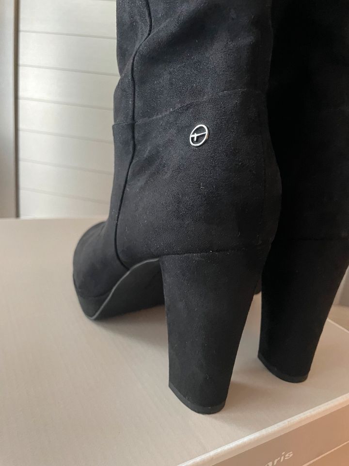 Tamaris, schwarze Wildleder Stiefel Gr 38 in Hamburg