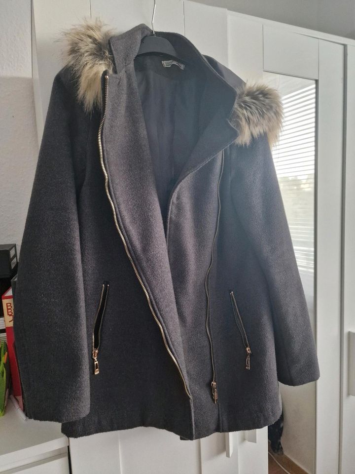 Ich verkaufe einen Mantel in Größe M in Hanau