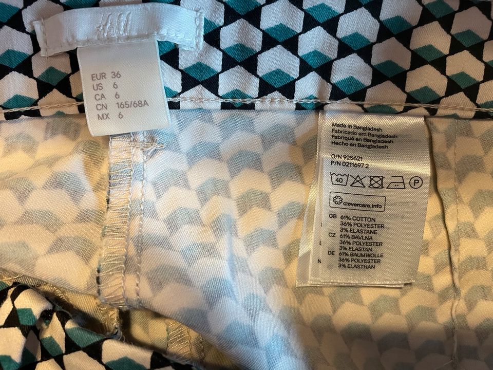 Hose der Marke H&M in Größe 36, schwarz, grün, Muster in Altenkirchen