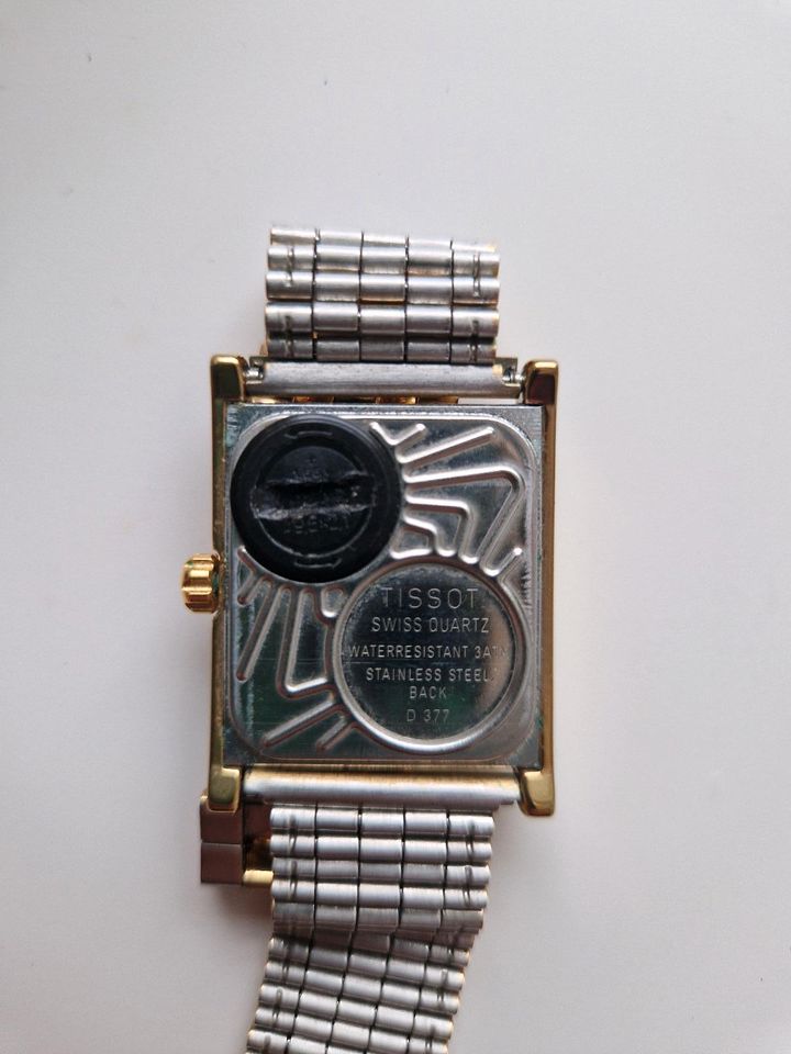 Tissot Uhr Vintage / Swiss Quartz / two timer/ gold in Böblingen