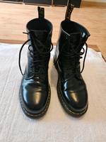 Dr Martens Stifel 8 Loch  Gr 46 Zustand wie Neu Nordrhein-Westfalen - Velbert Vorschau