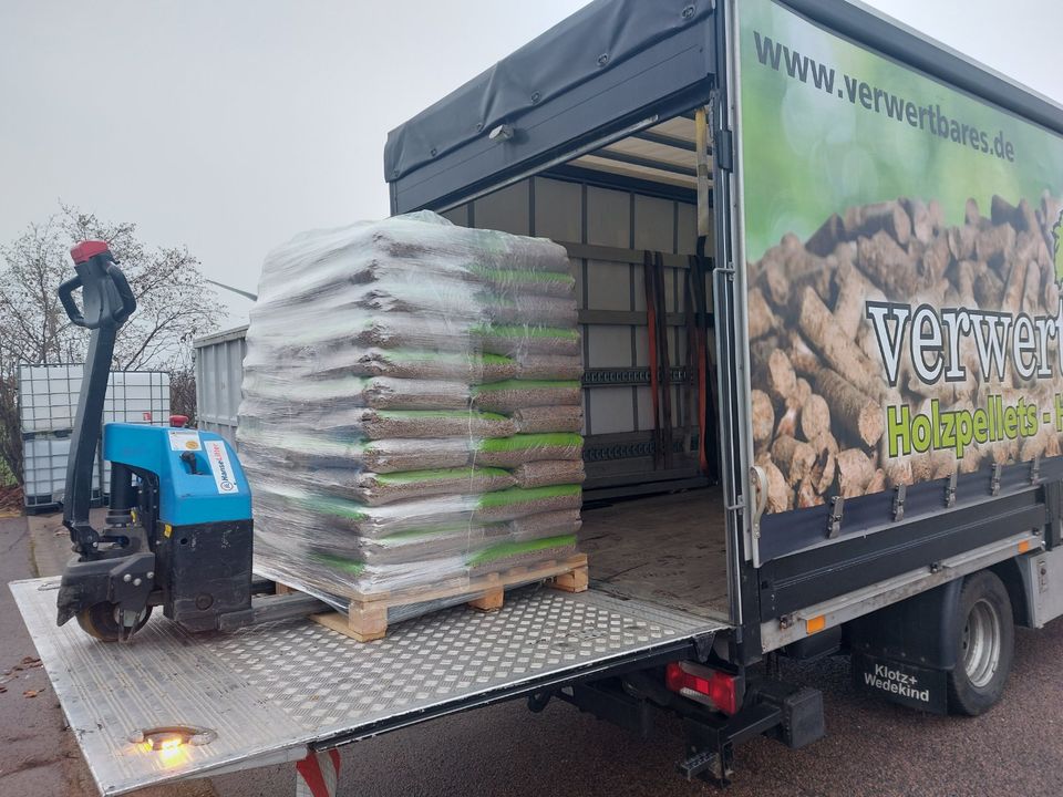 Eichenholzpellets DIN plus, Holzpellets DIN plus in Großschirma