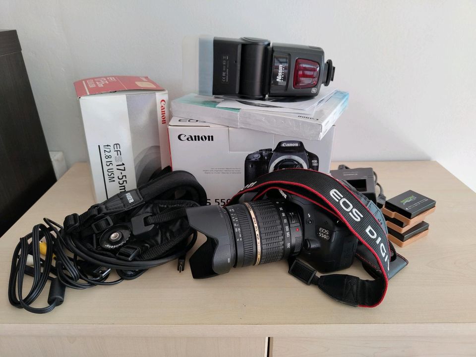 Canon EOS 550D Spiegelreflexkamera mit OVP und viel Zubehör in Hadamar