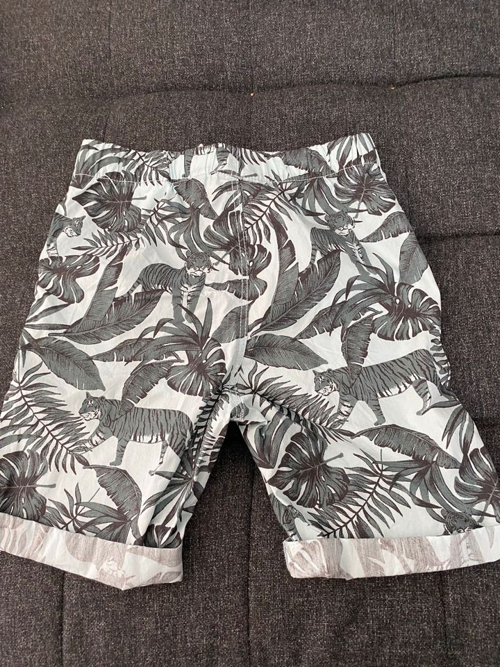 H&M Shorts Gr.140 NEU mit Etikett Tiger Urwald in Pforzheim