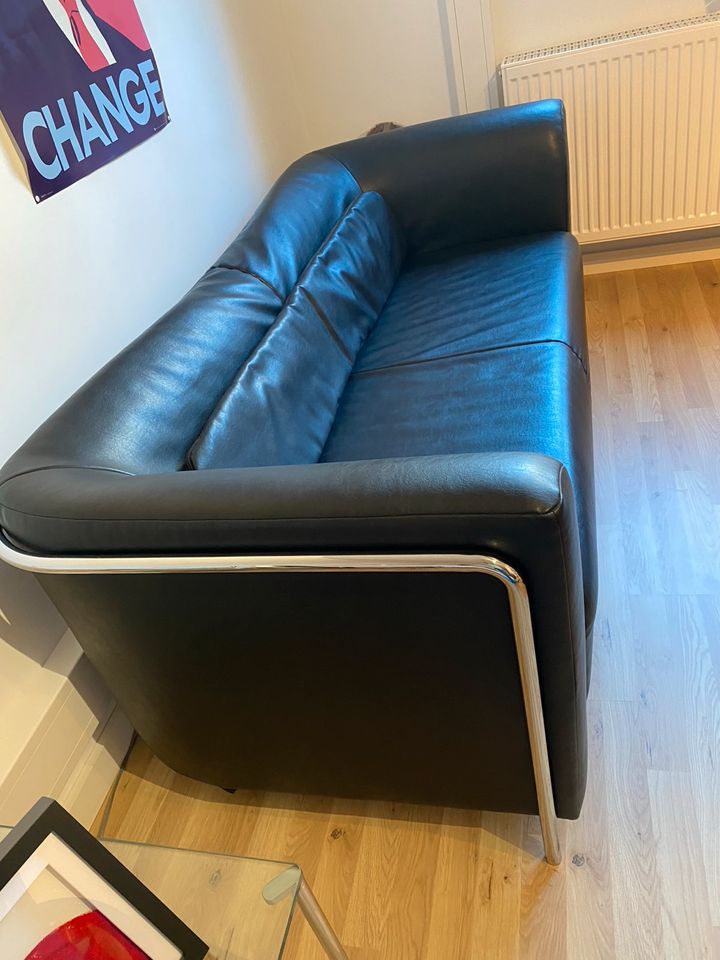 2 x Sofa Couch Zweisitzer schwarz Chrom Design in Dinslaken